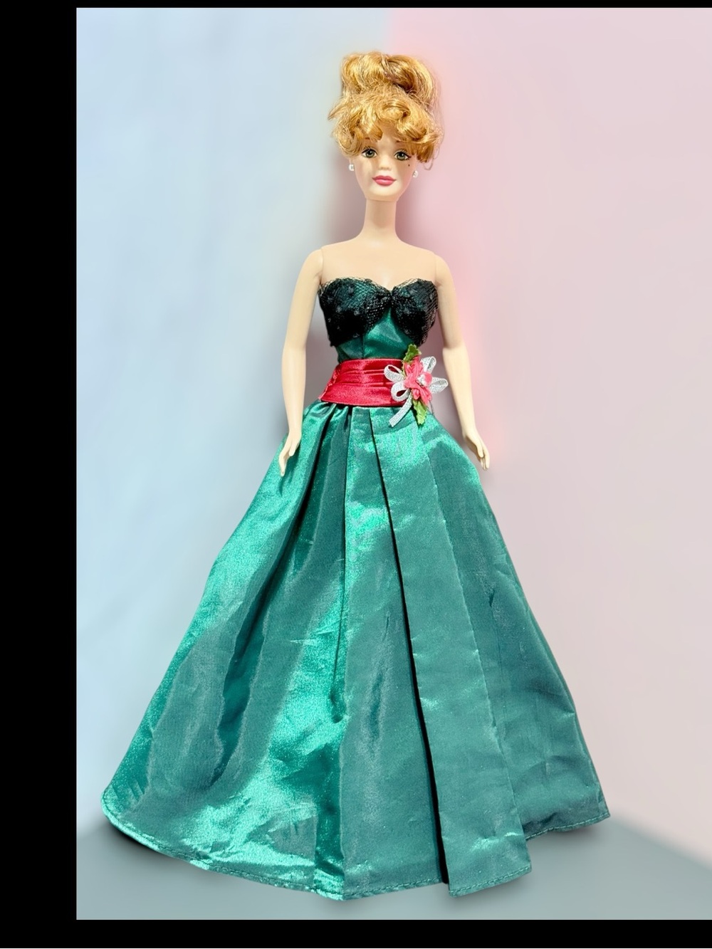 1998 HOLIDAY SENSATION BARBIE Hallmark Special Edition Doll #19792 Mattel